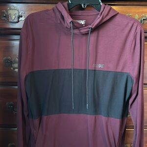 American Eagle long sleeve Tshirt hoodie with pockets. Adult xs